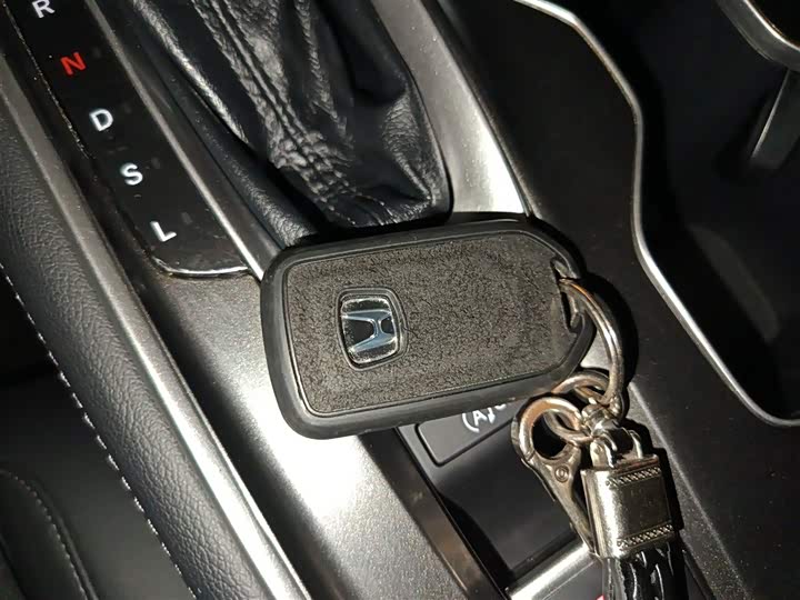 Фото 9 - Honda Accord