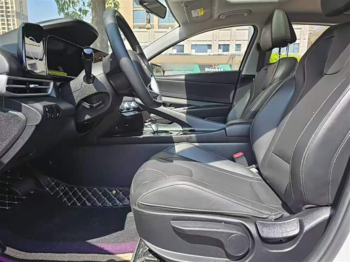 Фото 3 - Hyundai Elantra N line