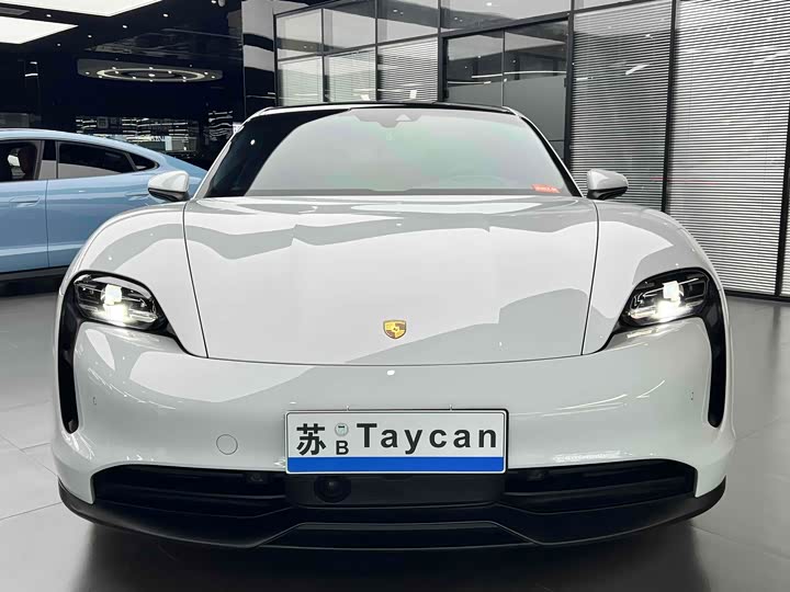 Фото 2 - Porsche Taycan
