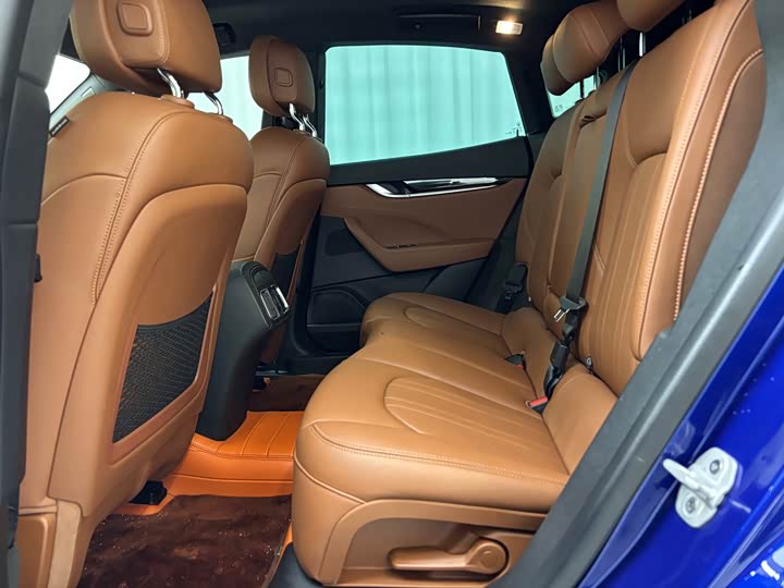 Фото 6 - Maserati Levante