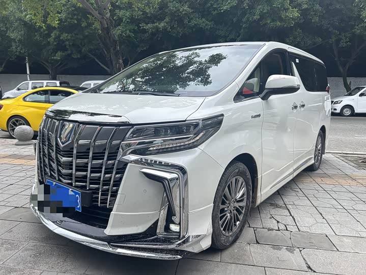 Фото 1 - Toyota Alphard