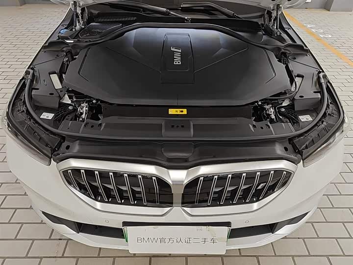 Фото 15 - BMW i5