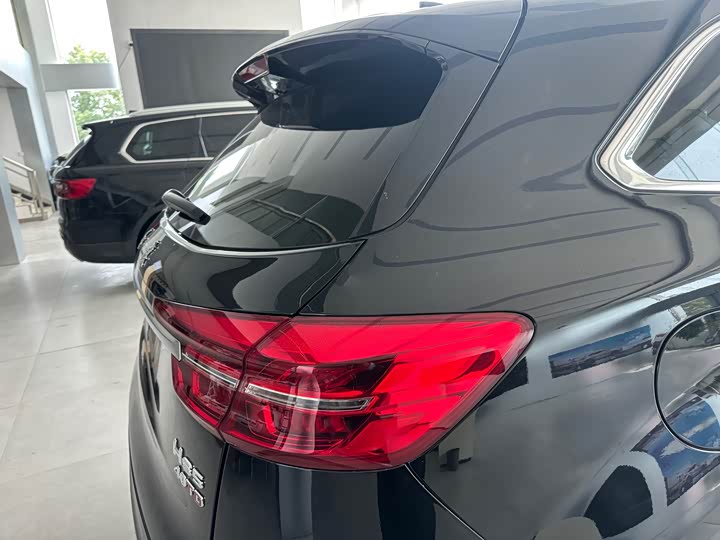 Фото 7 - Hongqi HS5