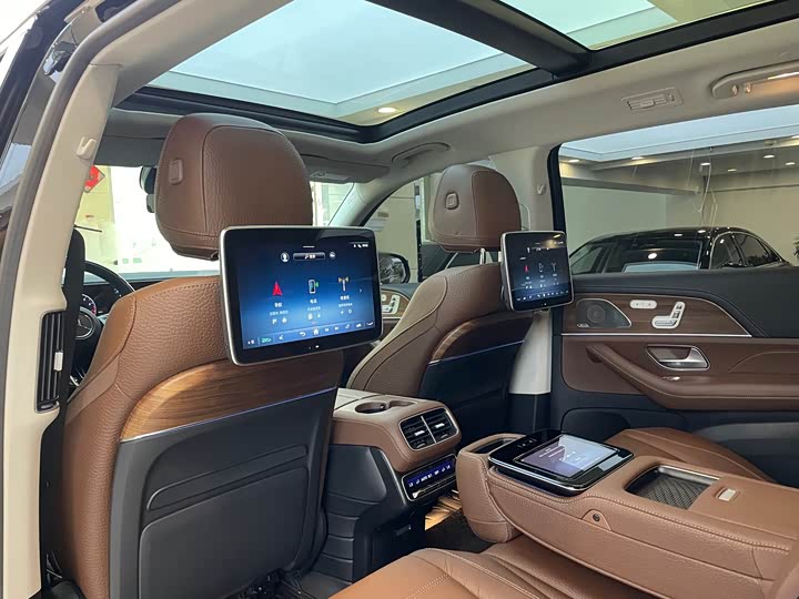 Фото 12 - Mercedes-Benz GLS-Class