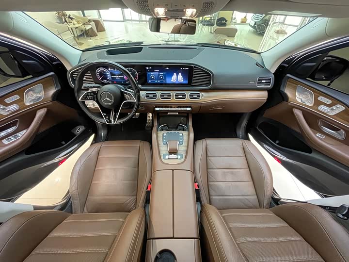 Фото 18 - Mercedes-Benz GLS-Class