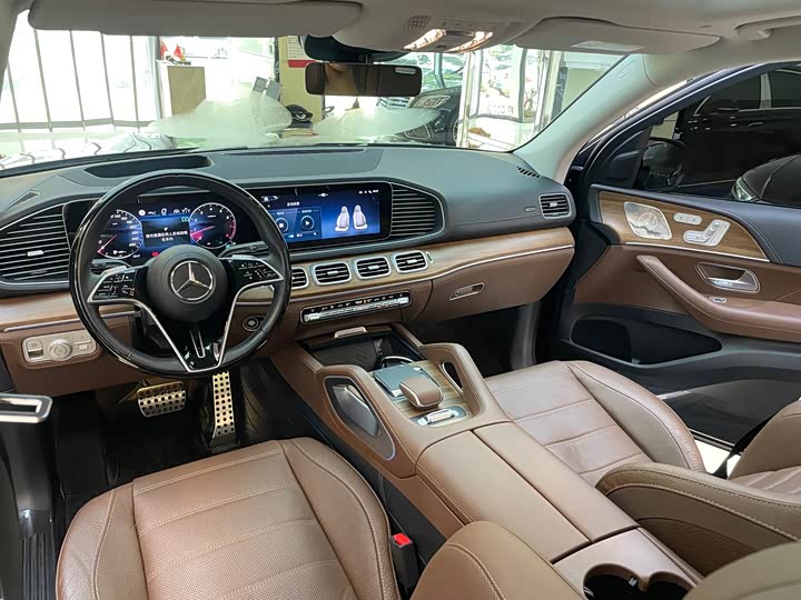 Фото 21 - Mercedes-Benz GLS-Class