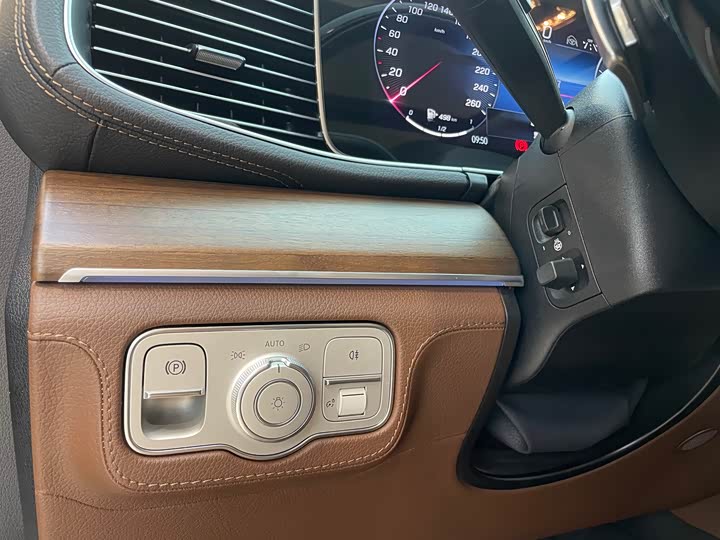 Фото 29 - Mercedes-Benz GLS-Class