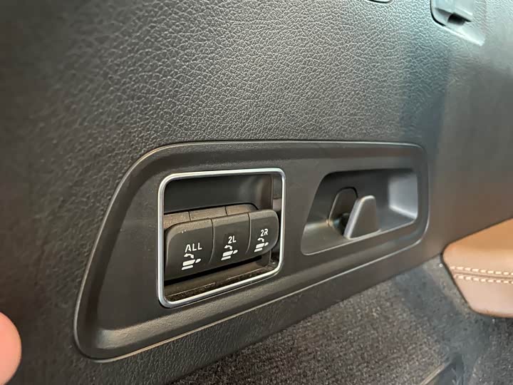 Фото 34 - Mercedes-Benz GLS-Class