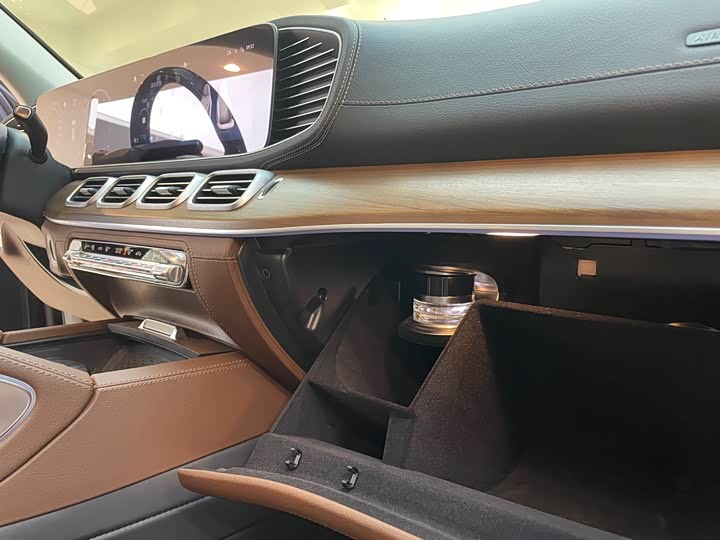 Фото 37 - Mercedes-Benz GLS-Class