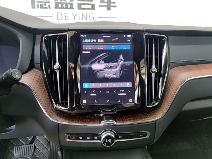 Фото 13 - Volvo XC60