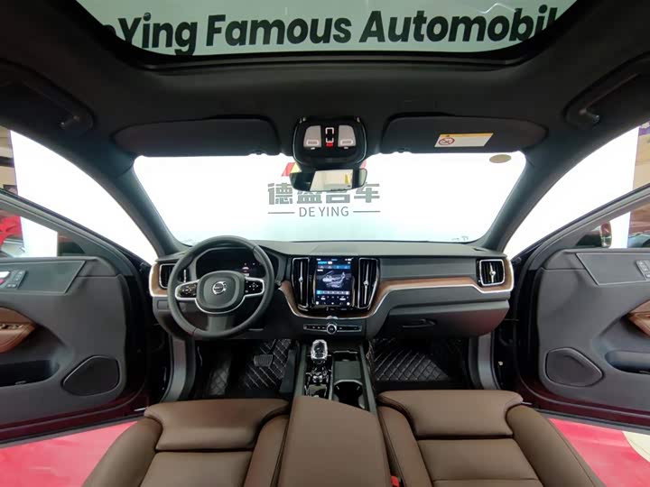 Фото 9 - Volvo XC60