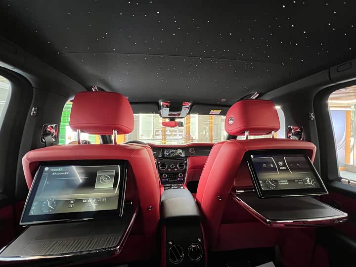 Фото 10 - Rolls-Royce Cullinan