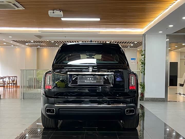 Фото 4 - Rolls-Royce Cullinan