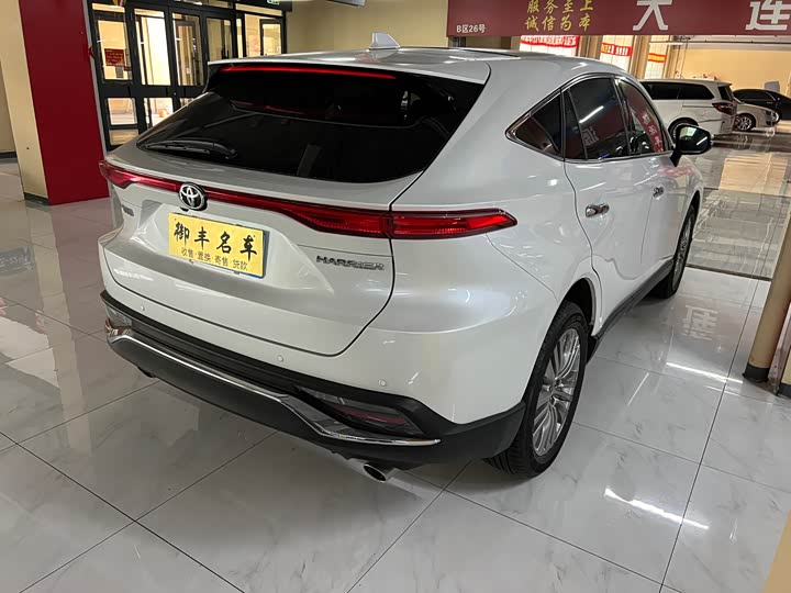 Фото 4 - Toyota Harrier
