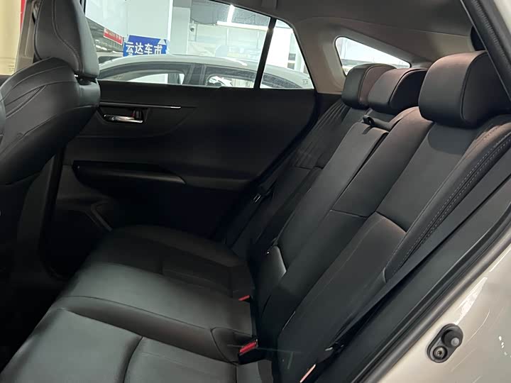 Фото 8 - Toyota Harrier