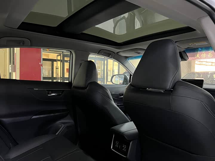 Фото 9 - Toyota Harrier