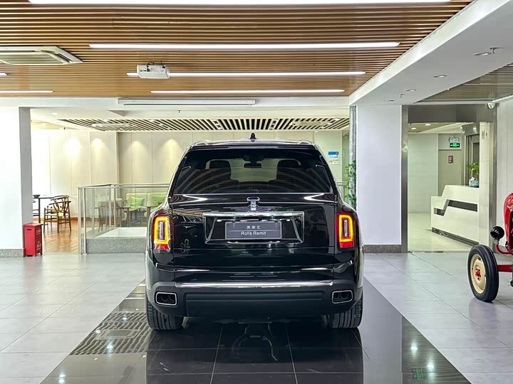 Фото 4 - Rolls-Royce Cullinan