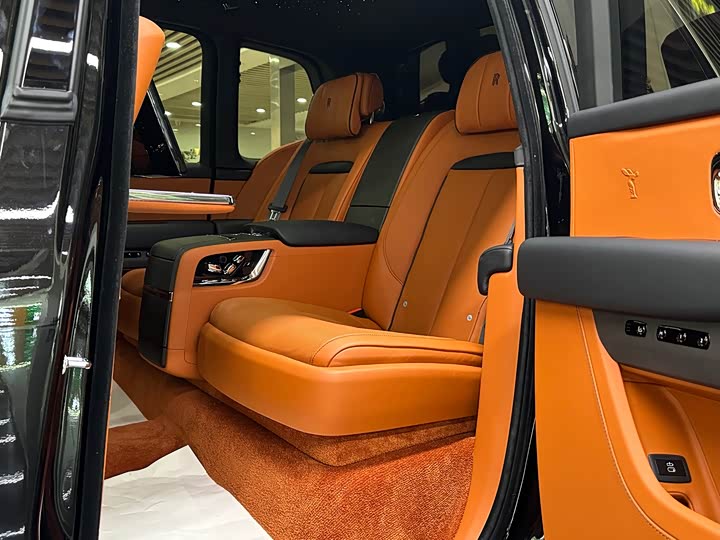 Фото 8 - Rolls-Royce Cullinan