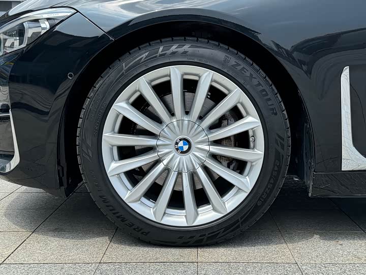 Фото 12 - BMW 7 Series