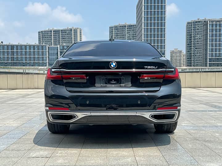 Фото 15 - BMW 7 Series