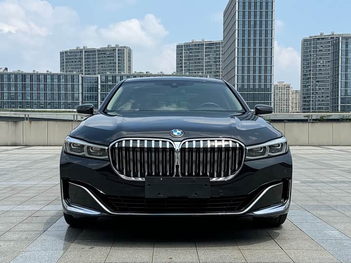 Фото 2 - BMW 7 Series