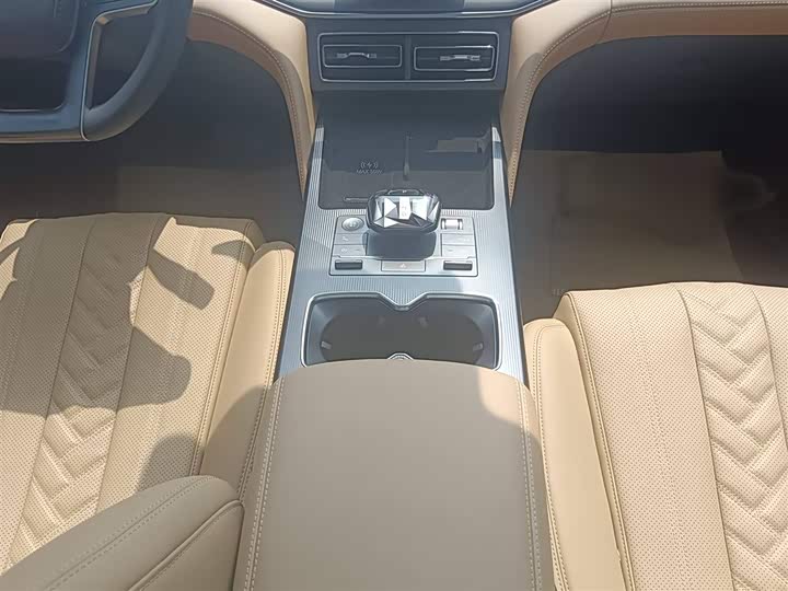 Фото 14 - BYD Song L DM-i Hybrid