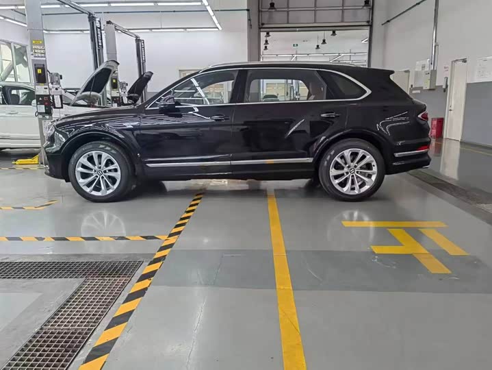 Фото 3 - Bentley Bentayga