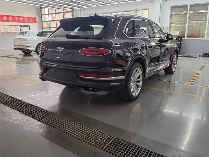 Фото 4 - Bentley Bentayga