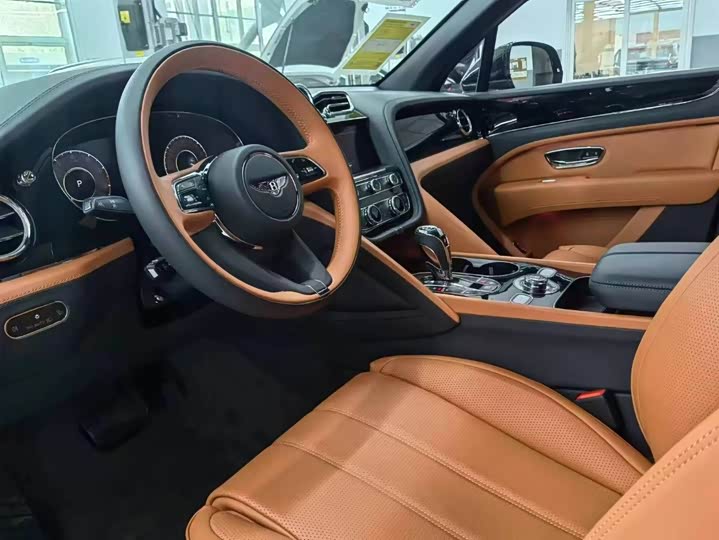 Фото 8 - Bentley Bentayga