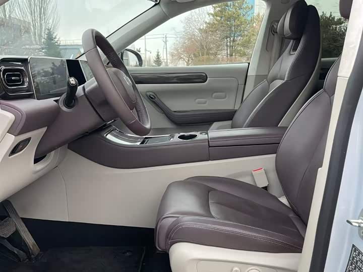 Фото 14 - Leapmotor C11