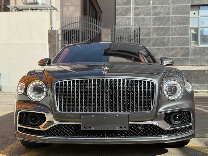 Фото 2 - Bentley Flying Spur