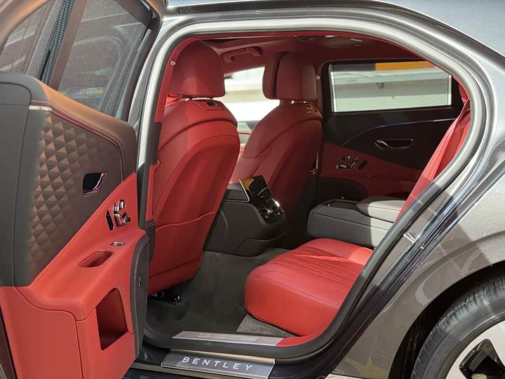 Фото 6 - Bentley Flying Spur