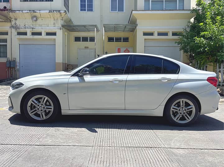 Фото 3 - BMW 1 Series