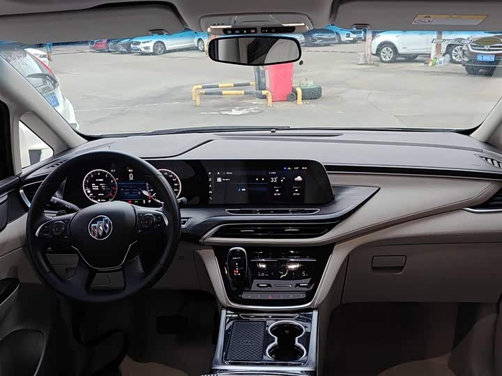 Фото 10 - Buick GL8 ES