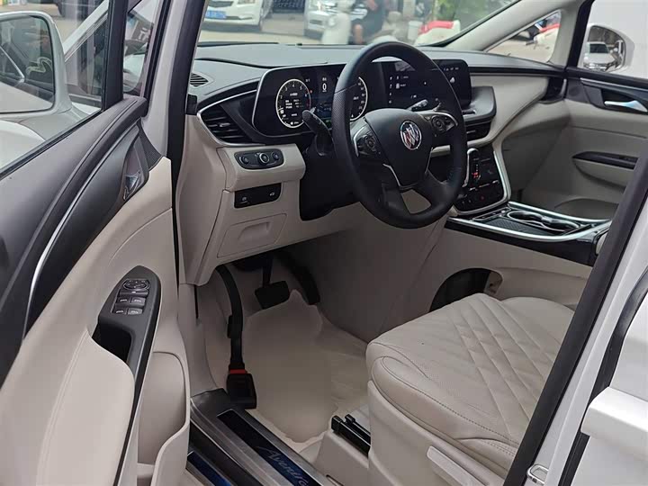 Фото 16 - Buick GL8 ES