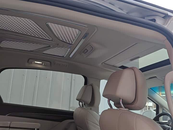 Фото 18 - Buick GL8 ES