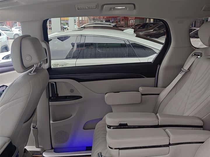 Фото 27 - Buick GL8 ES