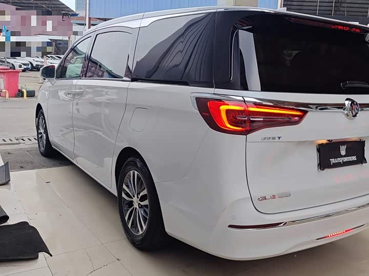 Фото 5 - Buick GL8 ES