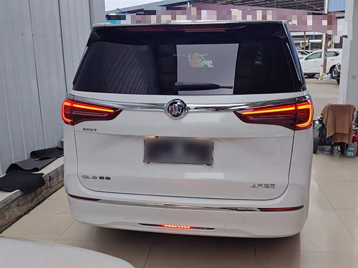 Фото 6 - Buick GL8 ES