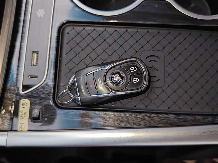 Фото 9 - Buick GL8 ES