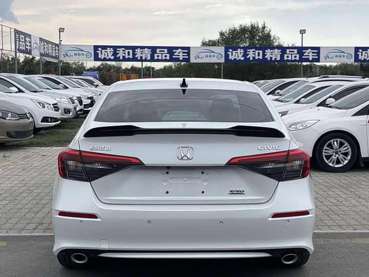 Фото 8 - Honda Civic