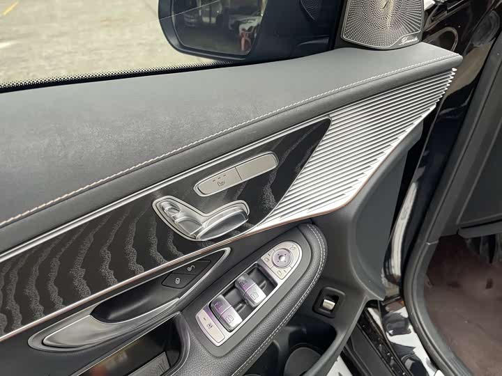 Фото 11 - Mercedes-Benz EQC