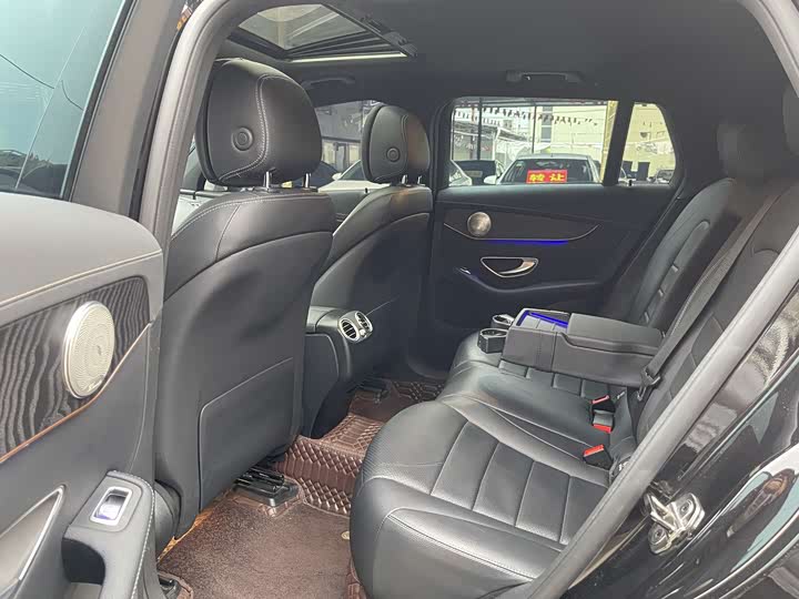 Фото 13 - Mercedes-Benz EQC