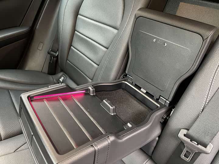 Фото 14 - Mercedes-Benz EQC