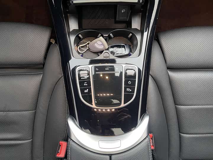 Фото 15 - Mercedes-Benz EQC