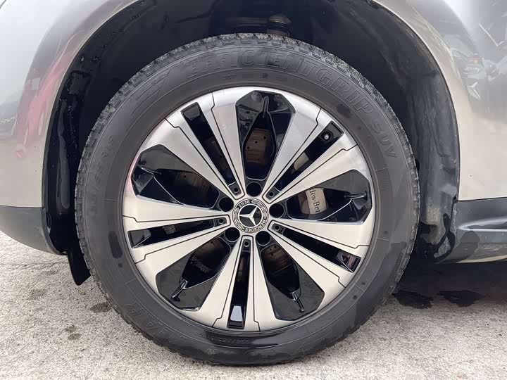 Фото 16 - Mercedes-Benz EQC