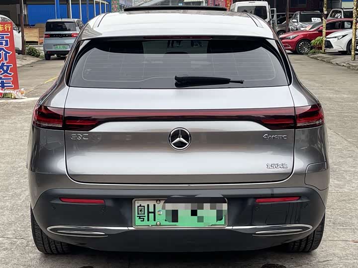 Фото 22 - Mercedes-Benz EQC
