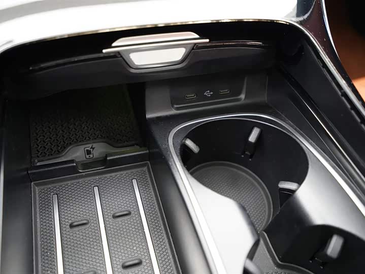 Фото 10 - Mercedes-Benz S-Class