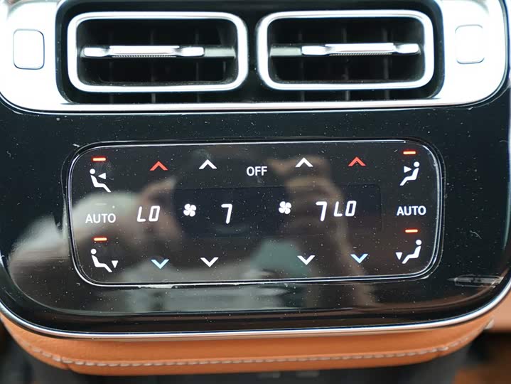 Фото 18 - Mercedes-Benz S-Class