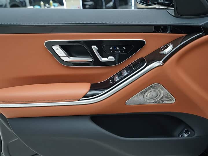 Фото 5 - Mercedes-Benz S-Class